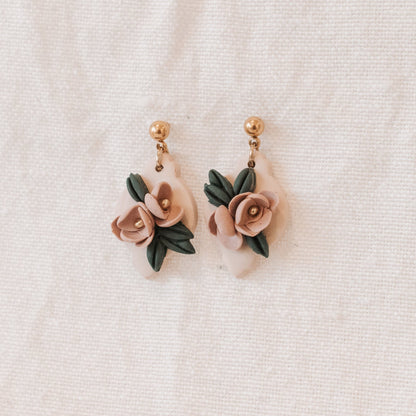 Vintage Beige Floral Earrings - Claymore NZ - Earrings